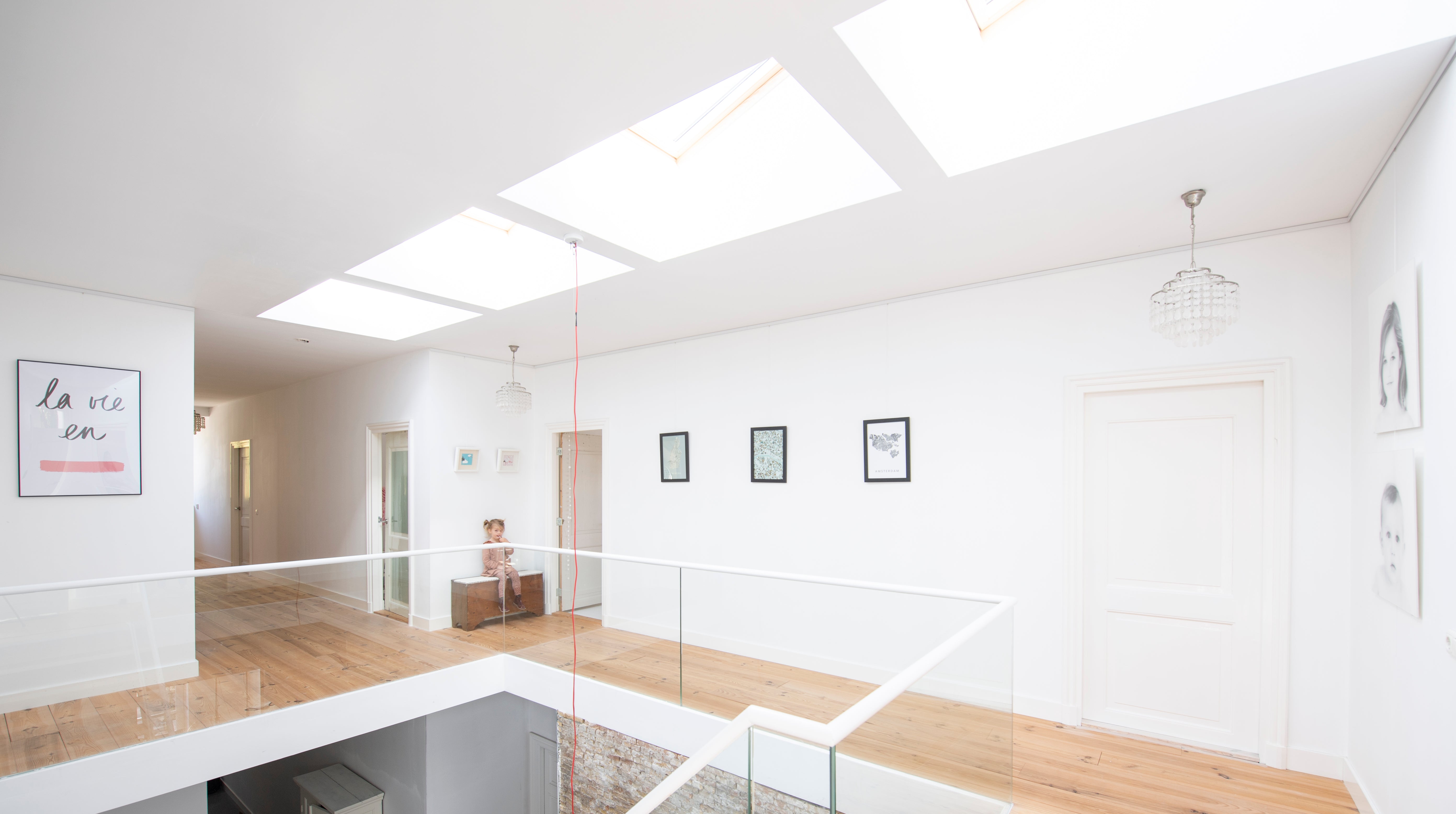 quelle cimaise d'accrochage tableau choisir pour son intérieur