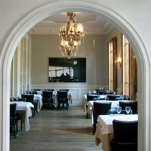 P9010 Cimaise murale Orac Decor - 9x3x200cm (h x p x L) - moulure décorative polyuréthane