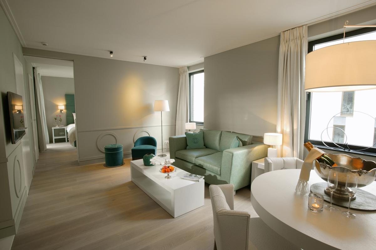 C360 Corniche plafond polyuréthane Orac Decor Luxxus - 2x6x200cm (h x p x L) - moulure décorative