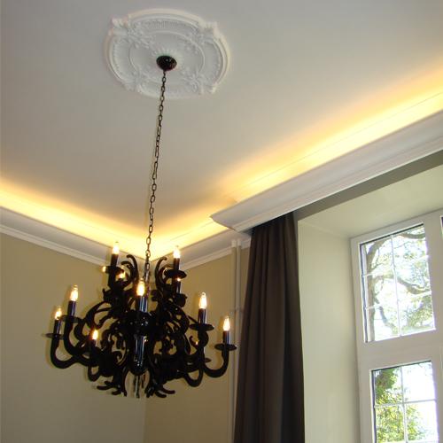 Corniche éclairage indirect moulure décorative plafond luxxus Orac decor  C900 moulure effet plâtre