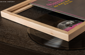Cadre porte disque vinyle bois naturel - accrocher vos pochettes de vinyle au mur.
