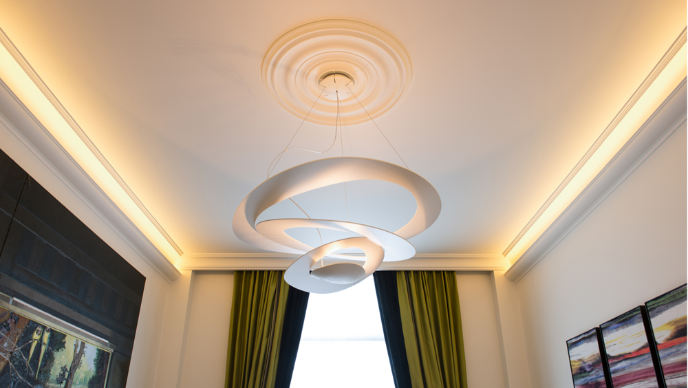 Rosace de plafond : comment bien la choisir et la poser ? Guide complet