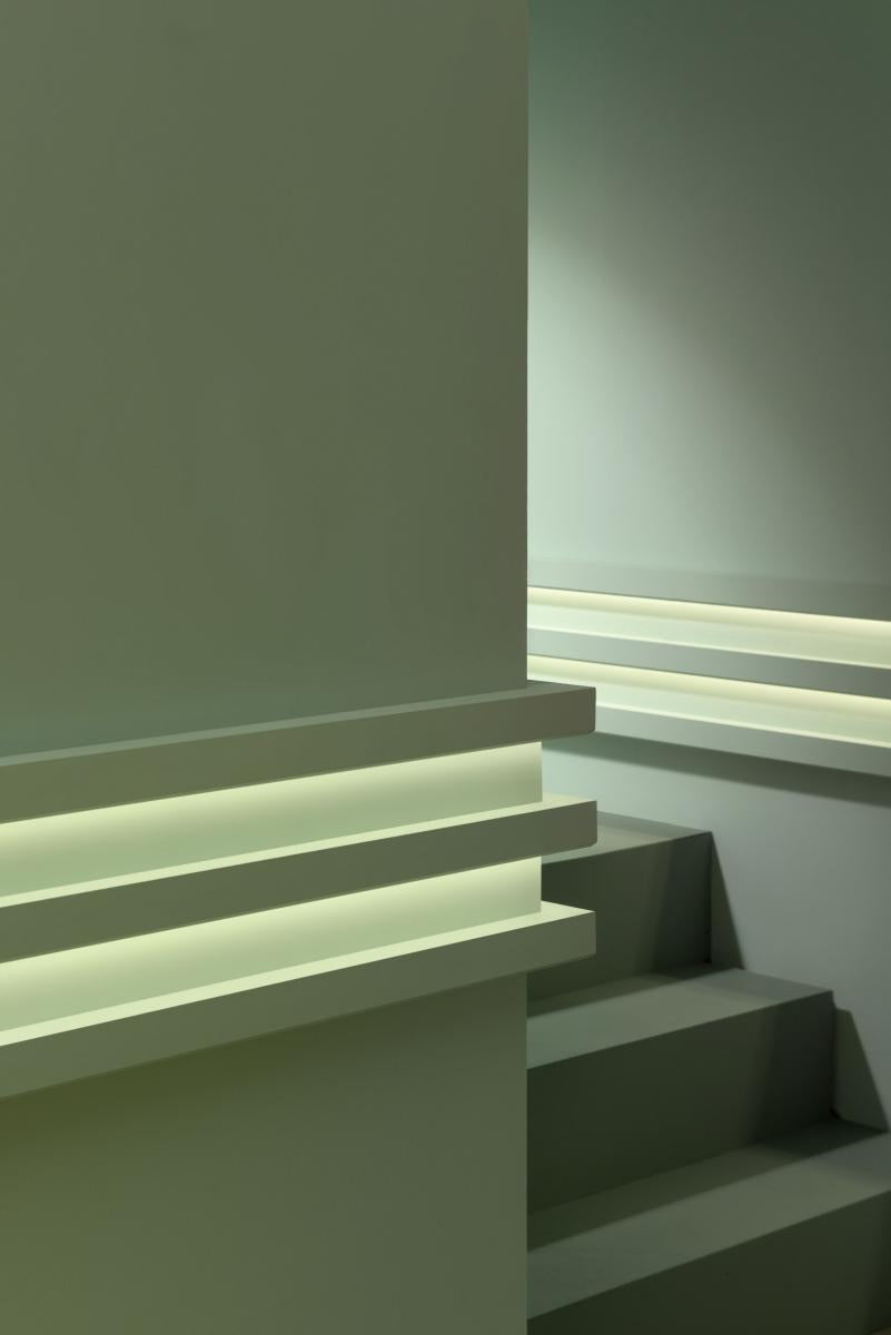 C381 Corniche Plafond Orac Decor -Luxxus - 9,5x5cm (h x p)