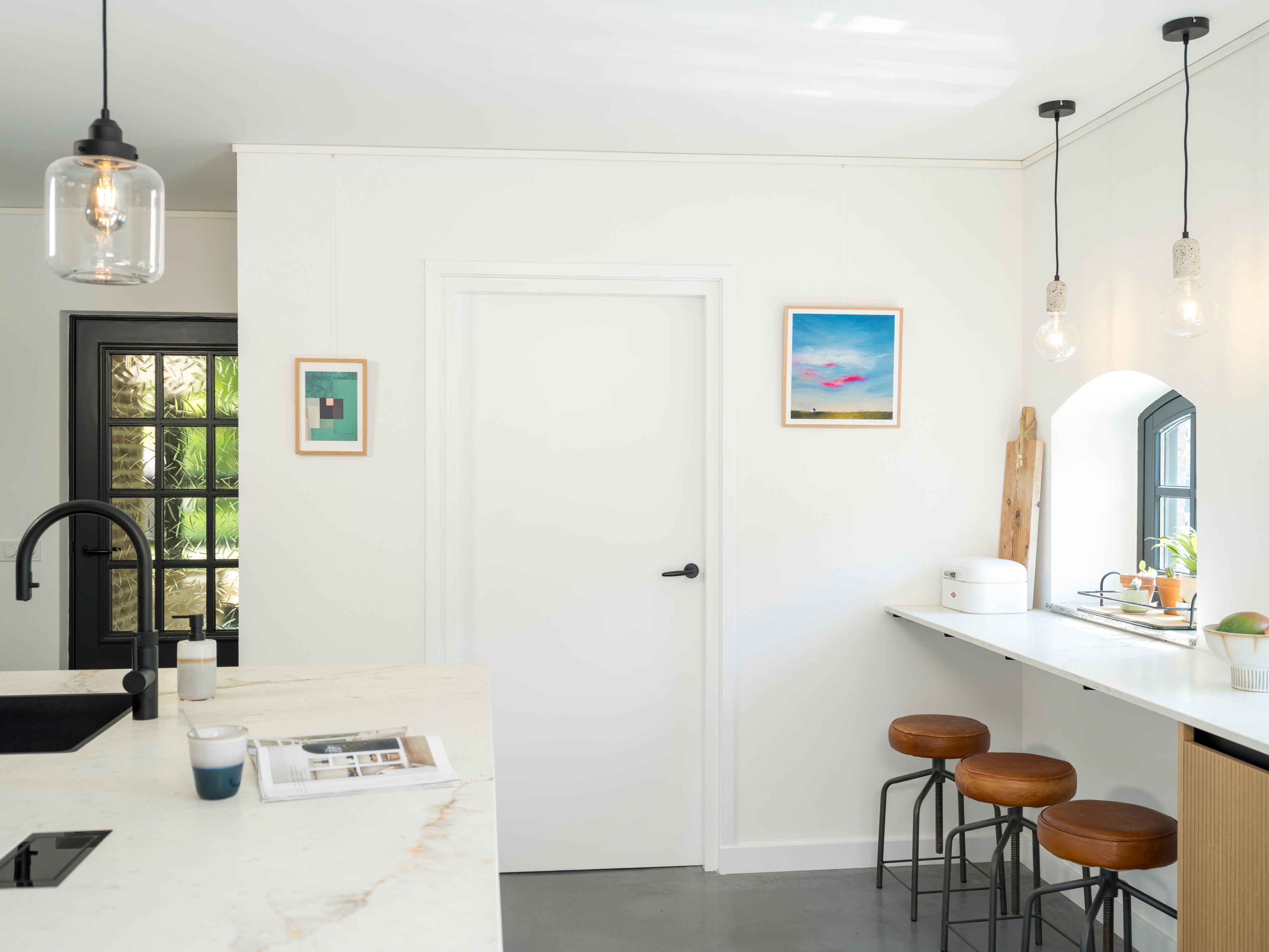 cimaise tableau click rail en situation dans une cuisine