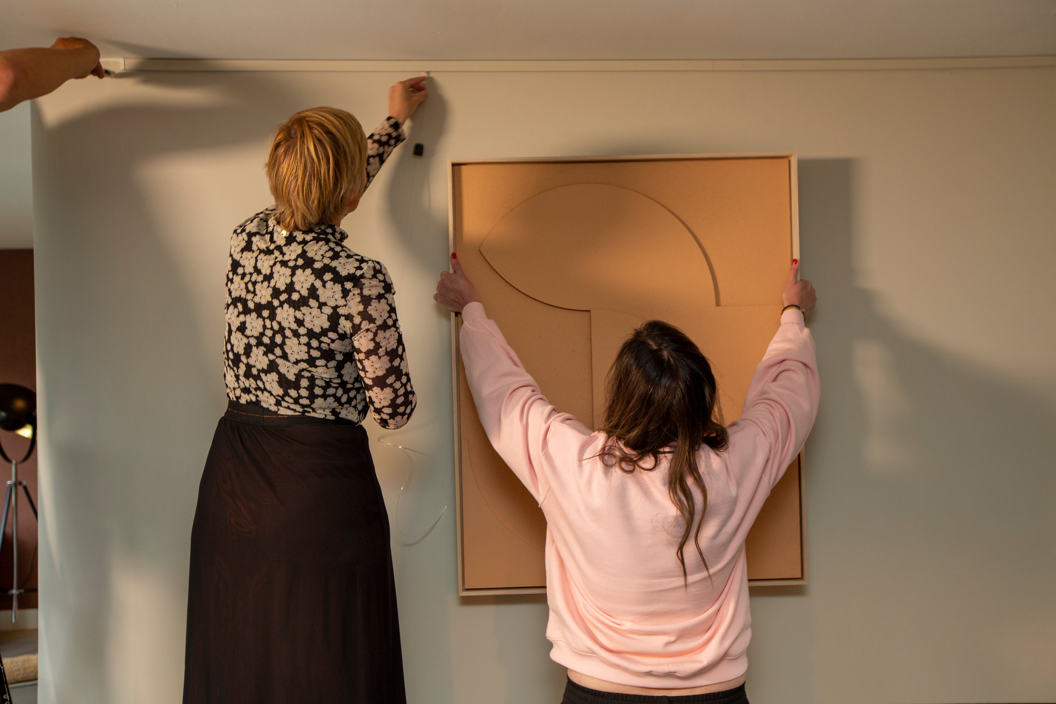 à quelle hauteur accrocher tableau cimaise